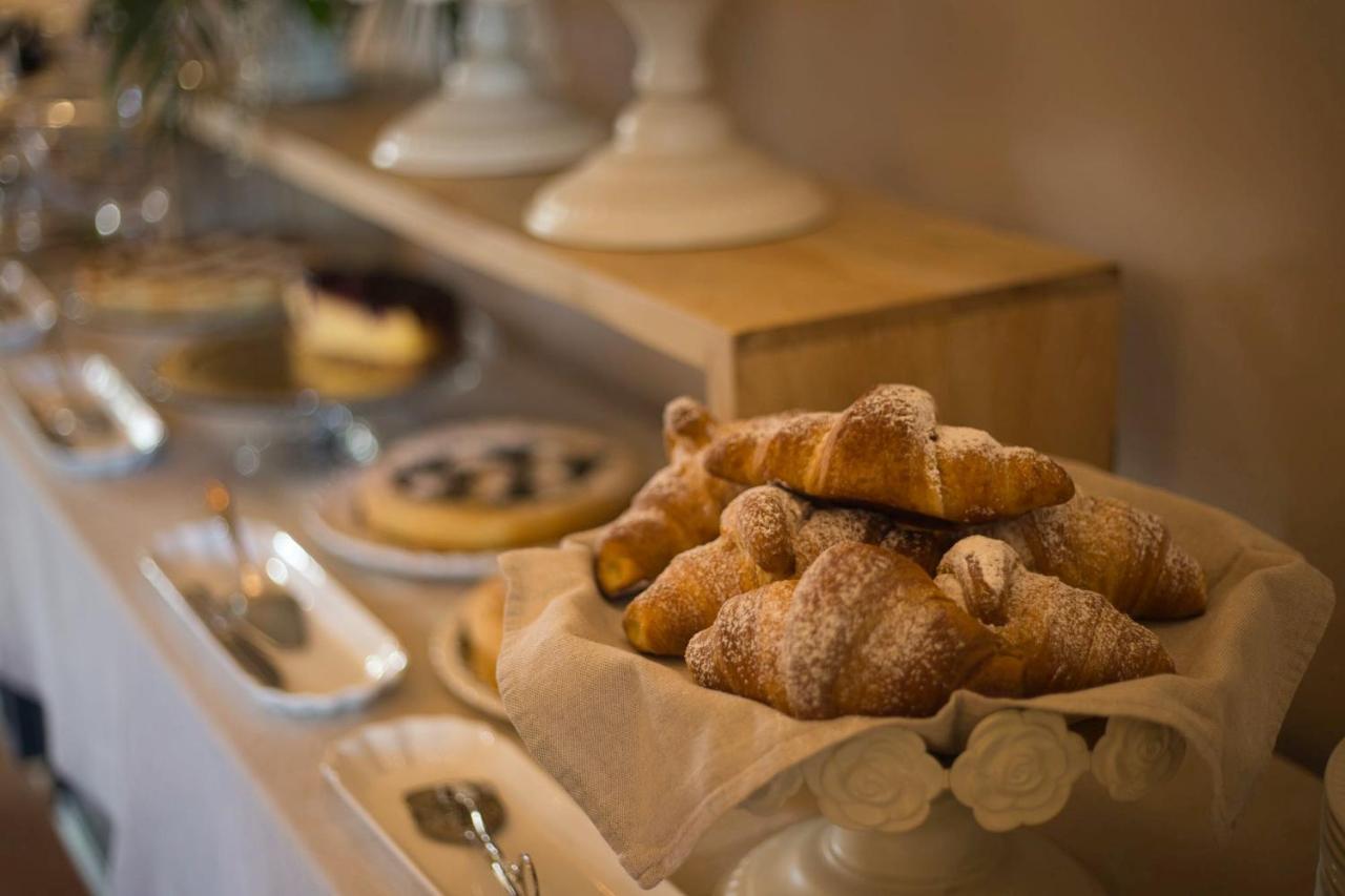 Corte Rossetti Le Dimore Luxury B&B 瓦斯托 外观 照片